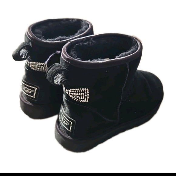 Ugg Womens Black Classic Short Swarovski Crystal Bow Boot 8 - Picture 1 of 11